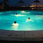 Lux Apartm Beauvivir טורה דל מאר